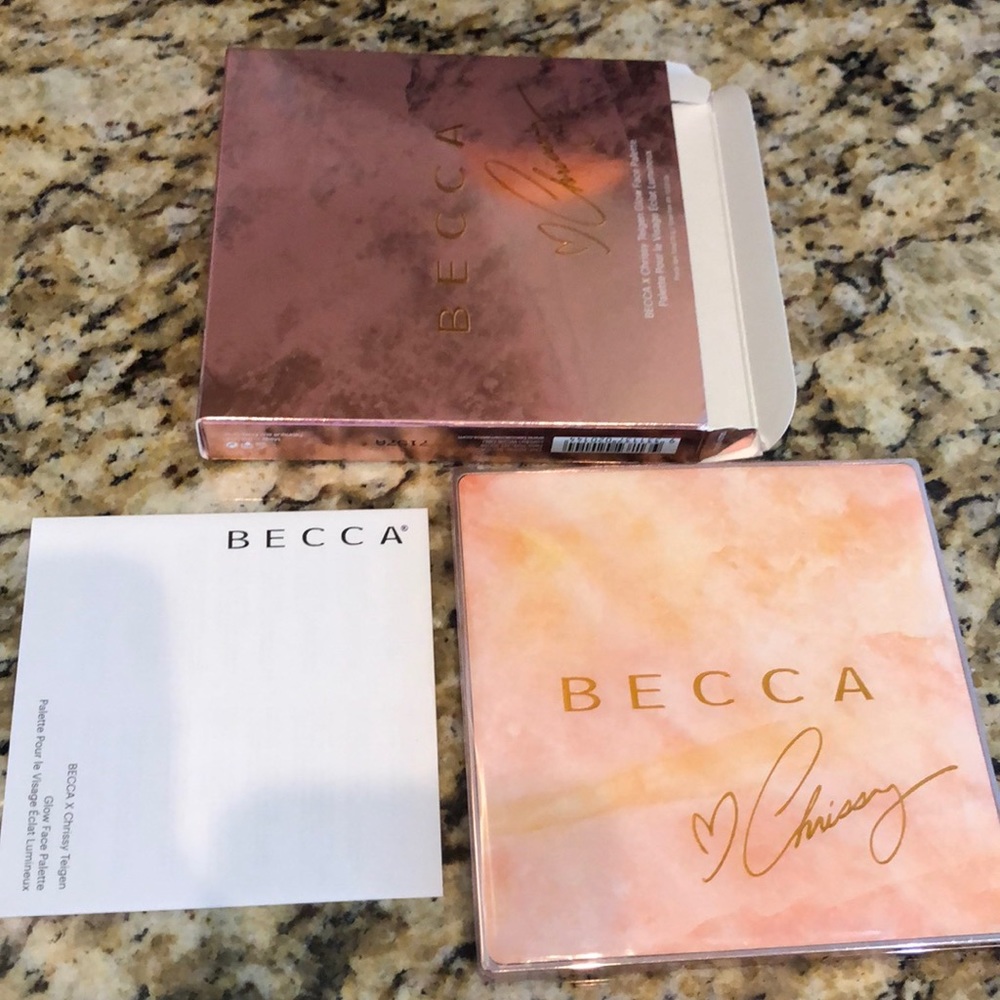 🌸 BECCA X Chrissy Teigen Glow Face Palette - Picture 6 of 8